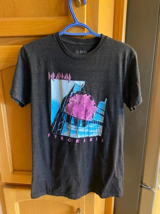 Shirts - Picture 12 of 16